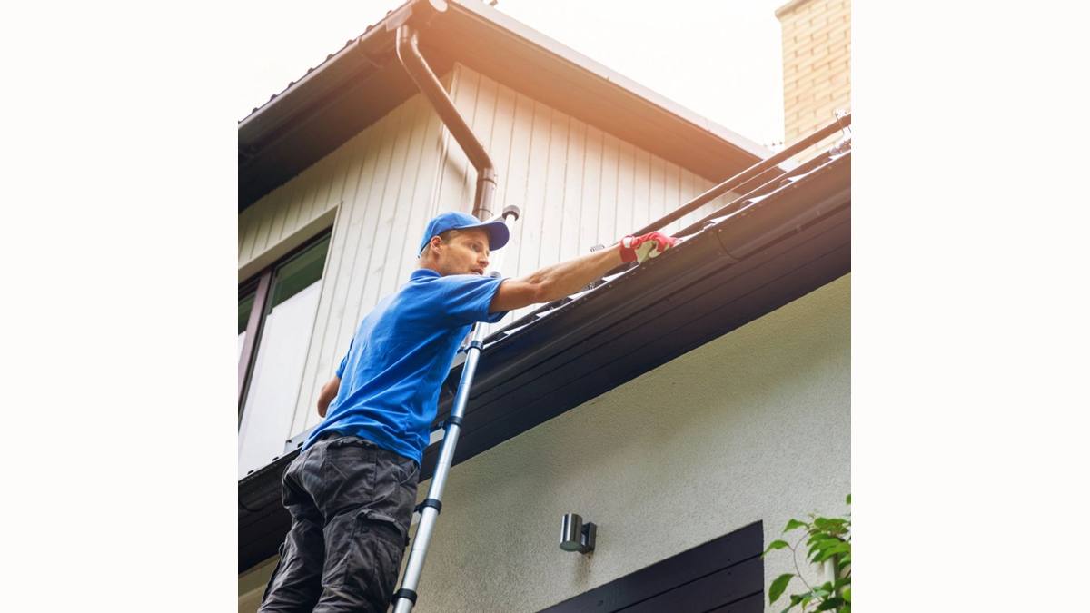 gutter cleaning service in Pine Bluff AR